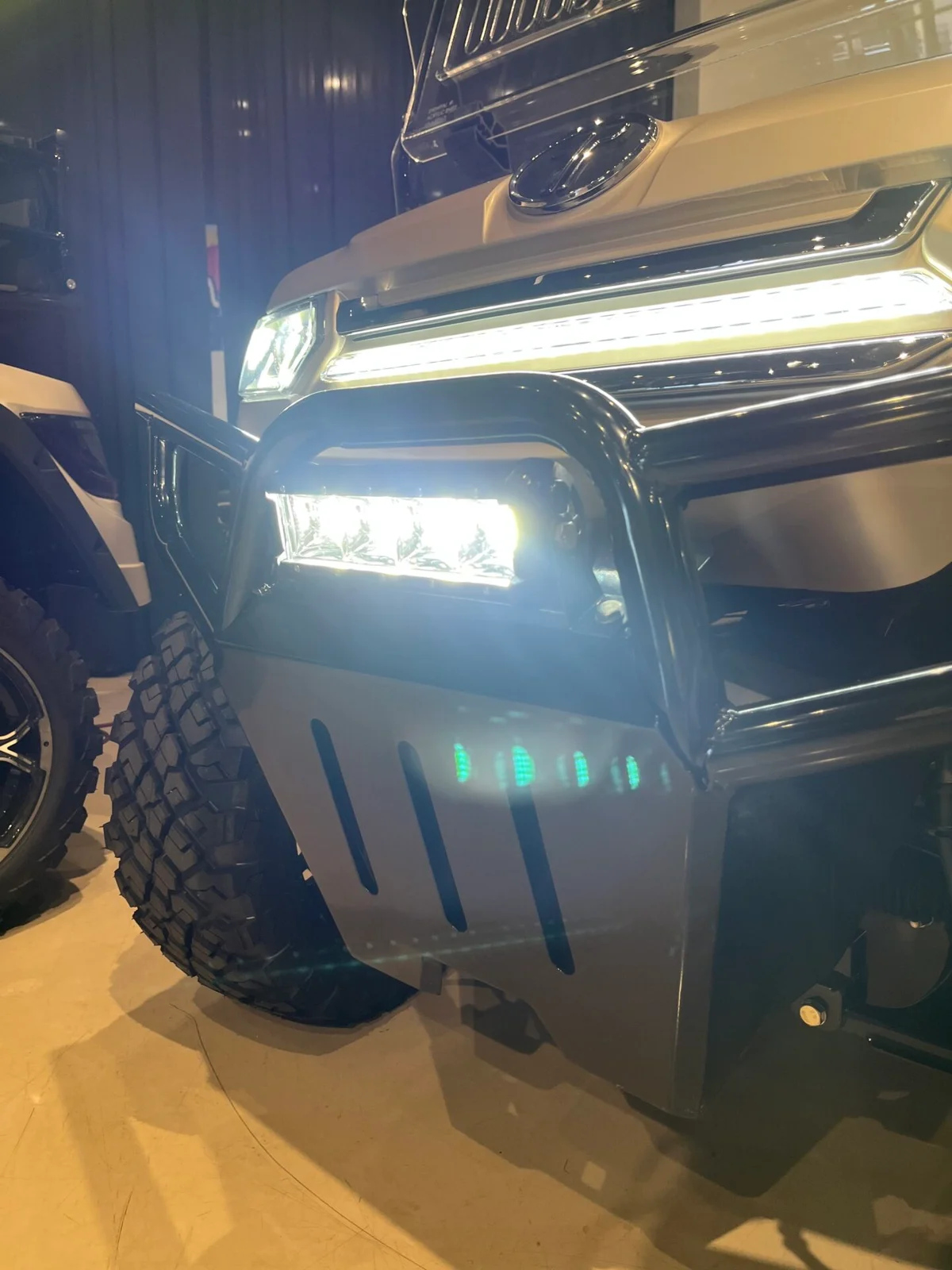 2026 Tara Summit Air 4 Road AIR 4+0 LIFTED WITH REARVIEW MIRROR, LED SIDE MIRRORS, AND REAR COLLAPSIBLE STORAGE photo 2