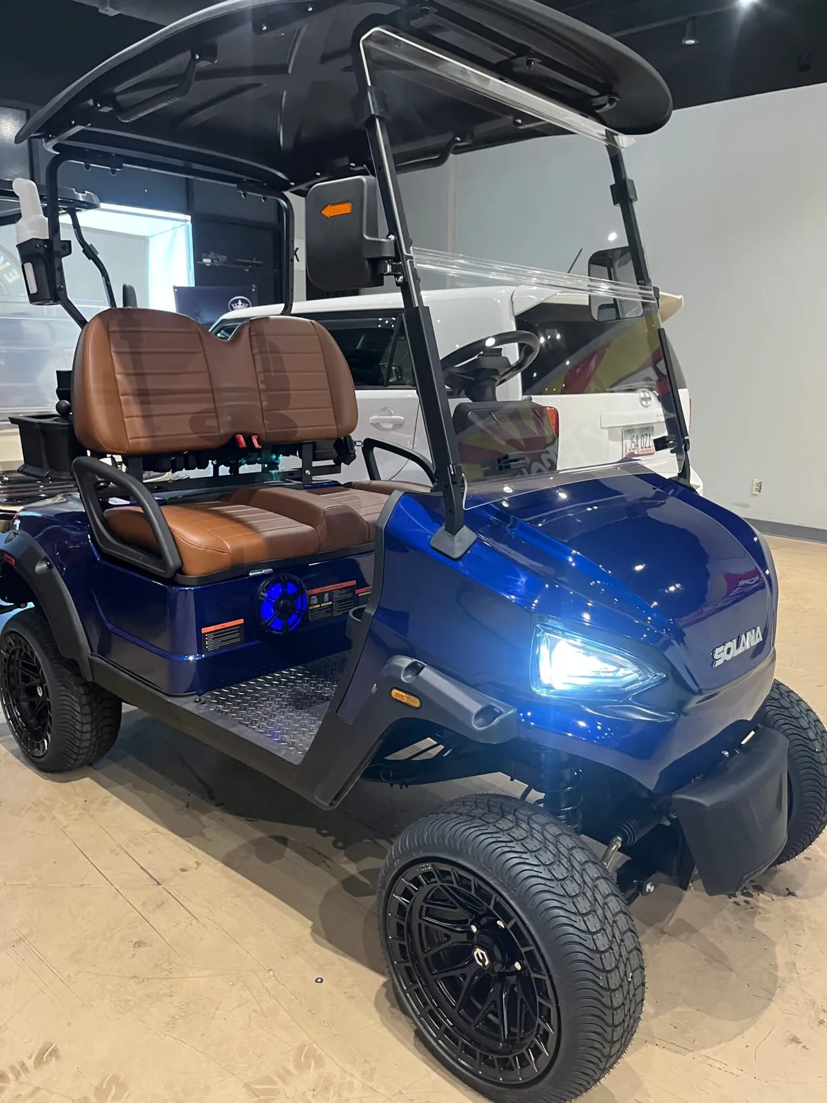 2026 Solana G WITH APPLE CARPLAY, GOLF ACCESSORIES, AND CUSTOM WHEELS AND TIRES photo 15