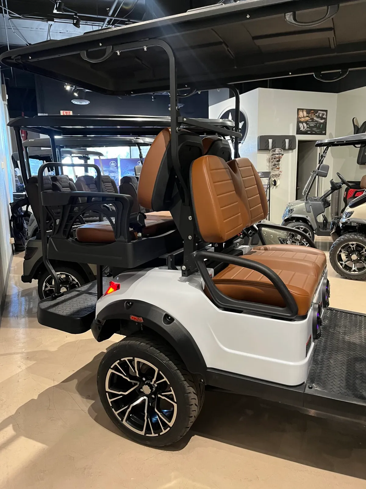 2026 Solana F 4P WITH LITHIUM ION BATTER, TOUCHSCREEN WITH APPLE CARPLAY, AND FLIP DOWN REAR SEAT photo 14