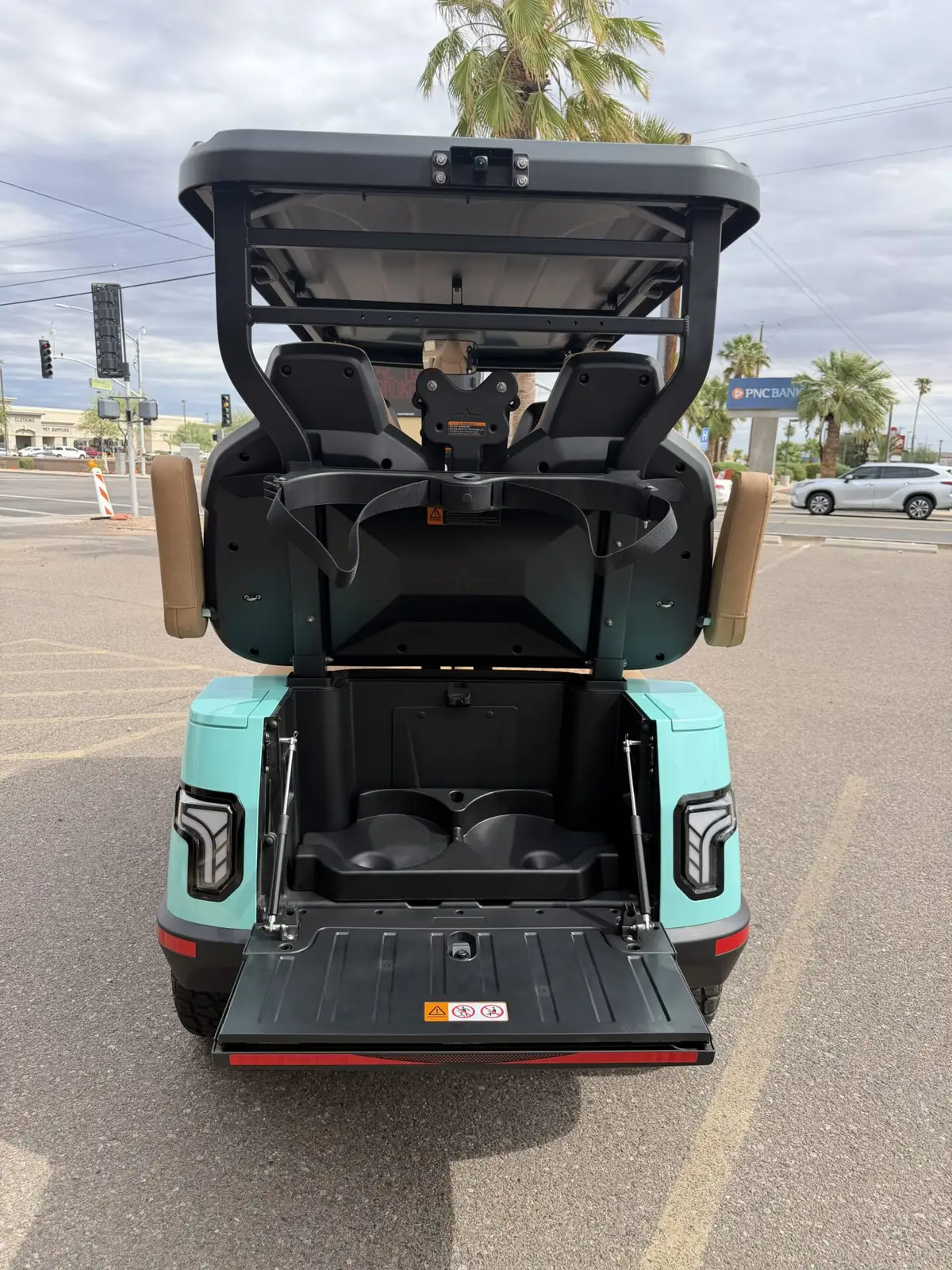 2026 Atlas One Power Seats, Foldable Back Seat, Dual Ice Chests and Golf Bag Attachment! photo 10