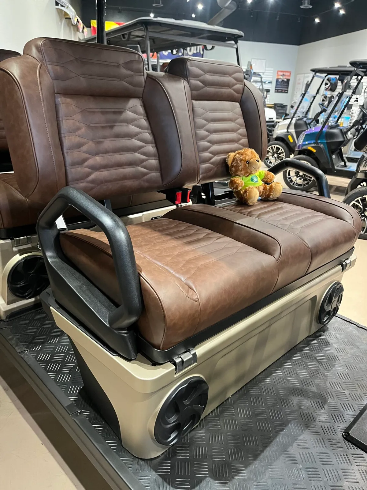 2026 Tara Summit Air 4 Road AIR 4+0 WITH 160AH BATTERY, CUSTOM WHEELS AND TIRES, AND COLLAPSABLE REAR STORAGE photo 7