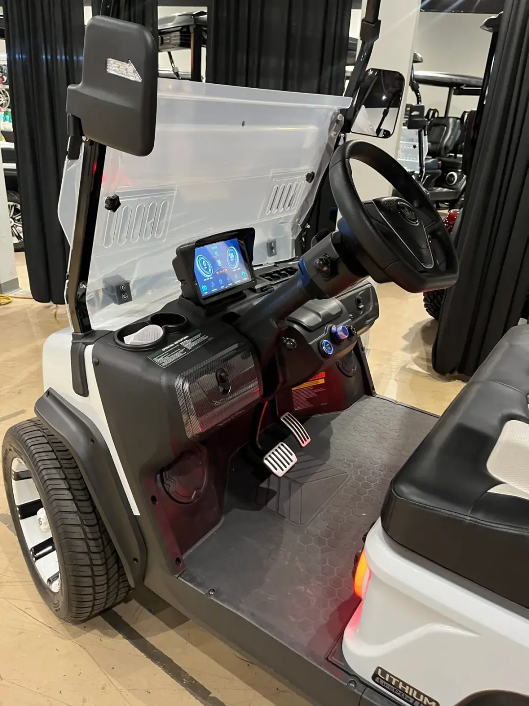 2027 Evolution D5 Ranger 4 PLUS WITH CUSTOM WHEELS, LITHIUM BATTERY, APPLE CARPLAY, AND MORE! photo 3