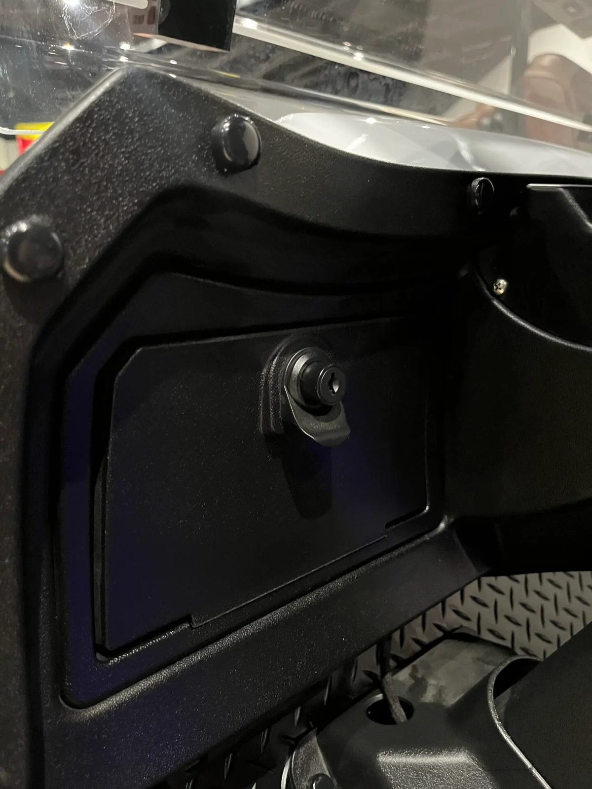 2026 Solana F 4P WITH LITHIUM ION BATTER, TOUCHSCREEN WITH APPLE CARPLAY, AND FLIP DOWN REAR SEAT photo 6