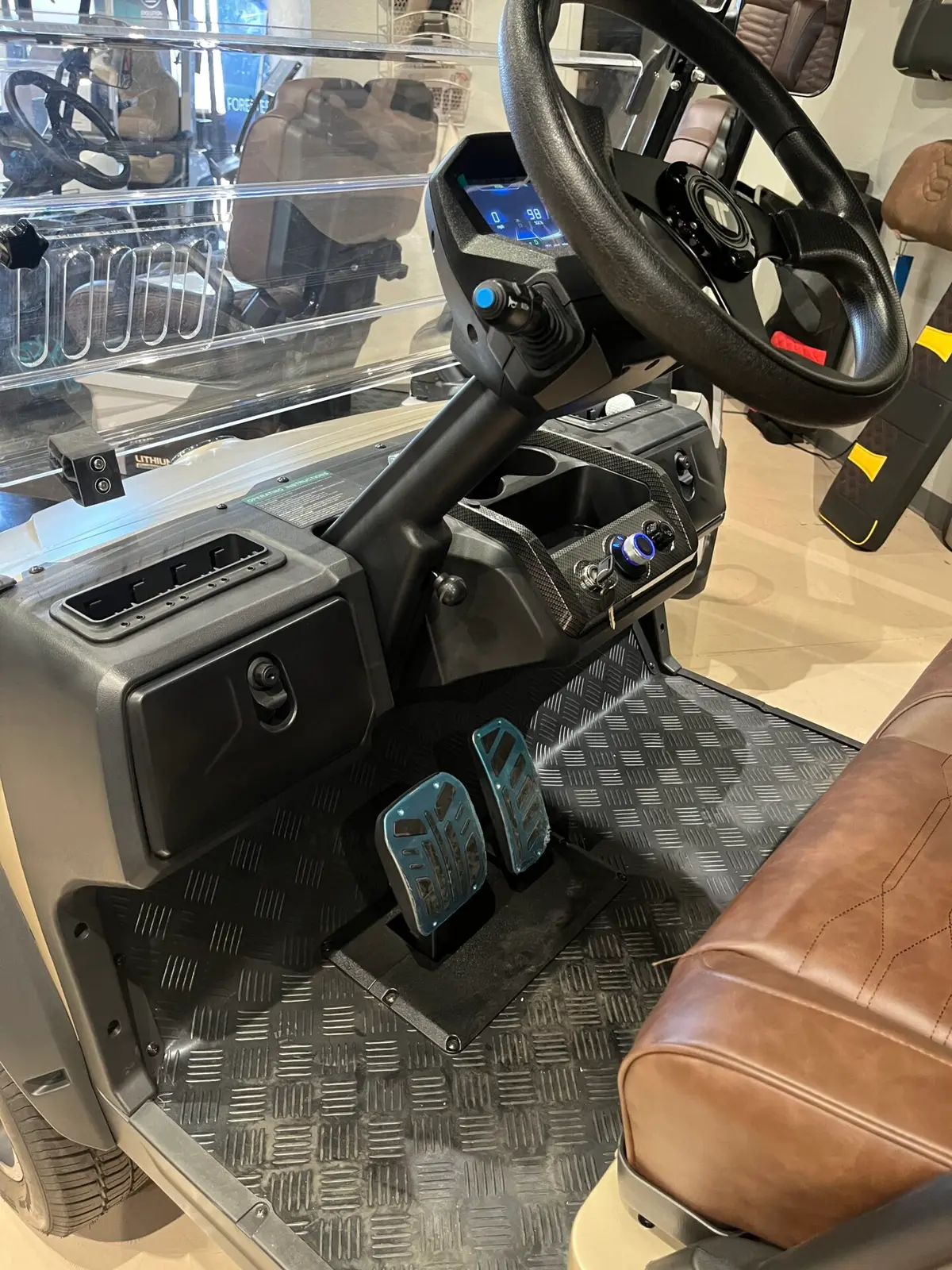 2026 Tara Summit Air 4 Road AIR 4+0 WITH 160AH BATTERY, CUSTOM WHEELS AND TIRES, AND COLLAPSABLE REAR STORAGE photo 3