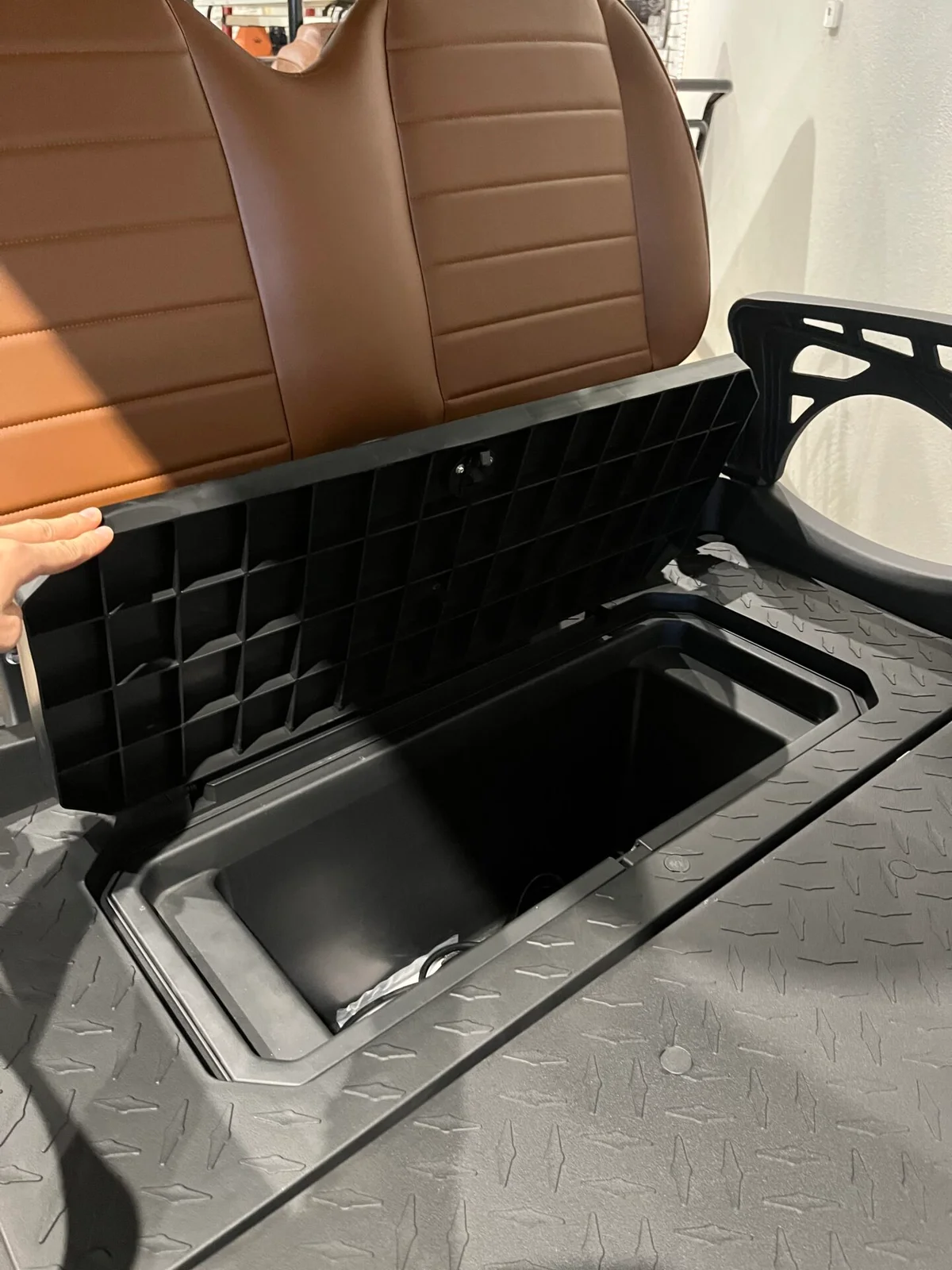 2026 Solana F 4P WITH LITHIUM ION BATTER, TOUCHSCREEN WITH APPLE CARPLAY, AND FLIP DOWN REAR SEAT photo 12