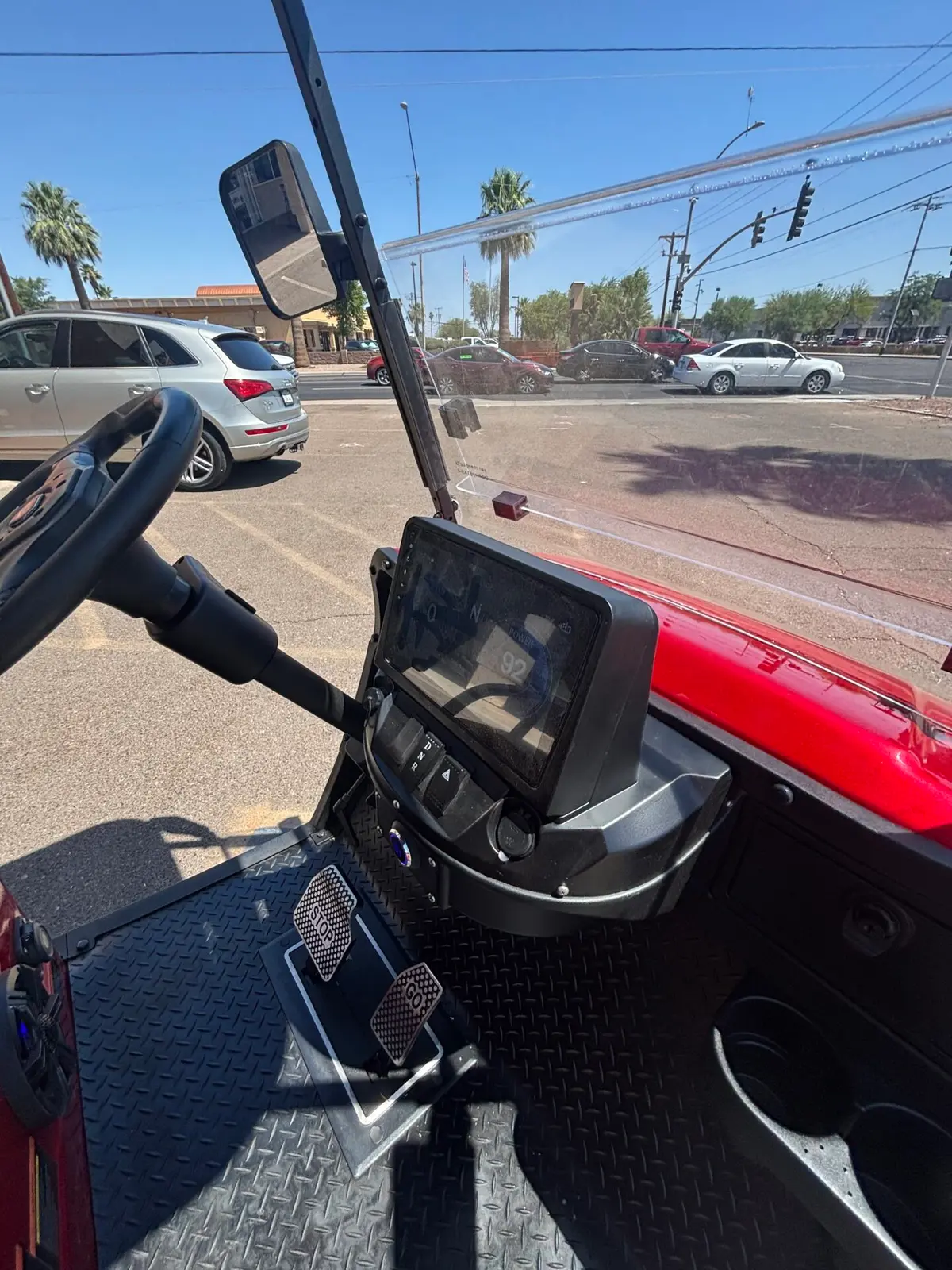2026 Solana F 4P WITH LITHIUM ION BATTER, TOUCHSCREEN WITH APPLE CARPLAY, AND FLIP DOWN REAR SEAT photo 10