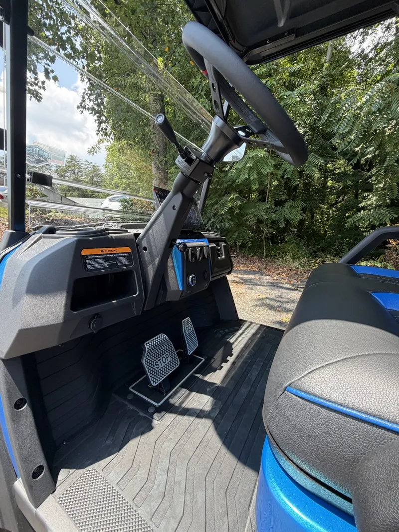 2026 ICON I40FX Ocean Blue photo 6