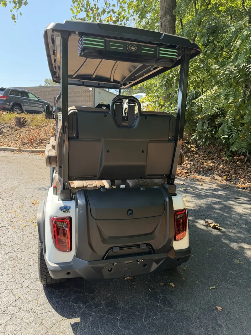 2026 Evolution Ranger 4+ 4+ w/brown seats photo 8