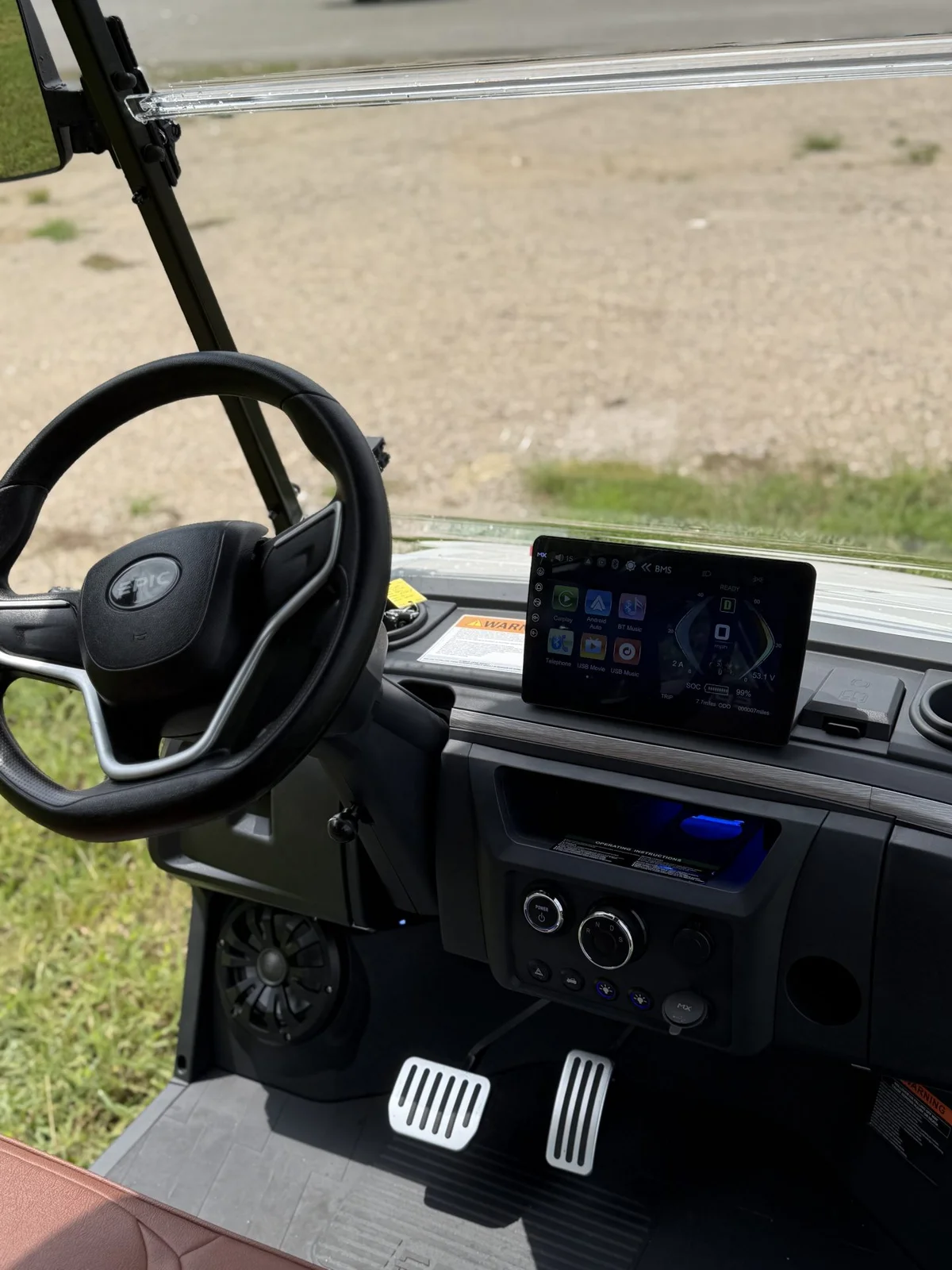 2026 Epic Carts E60FX White photo 5