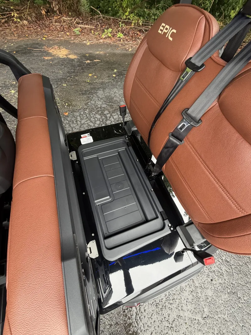 2026 Epic Carts E40FX Black photo 8
