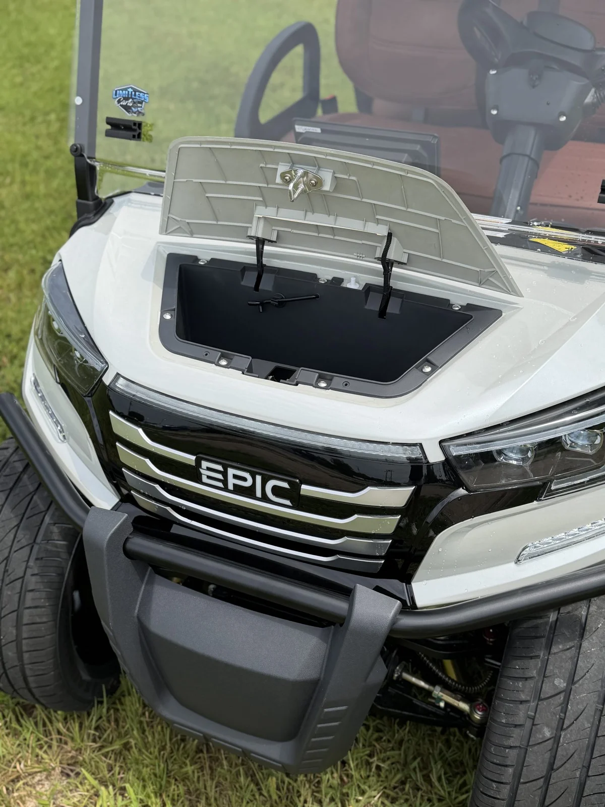 2026 Epic Carts E60FX White photo 13