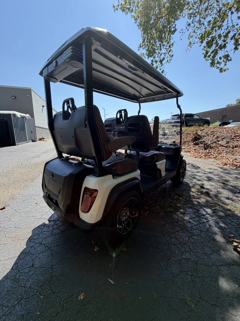 2026 Evolution Ranger 4+ 4+ w/brown seats photo 9