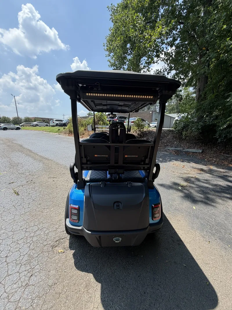 2026 ICON I40FX Bright Blue photo 17