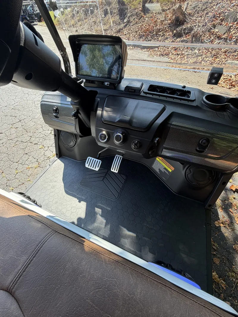 2026 Evolution Ranger 4+ 4+ w/brown seats photo 14