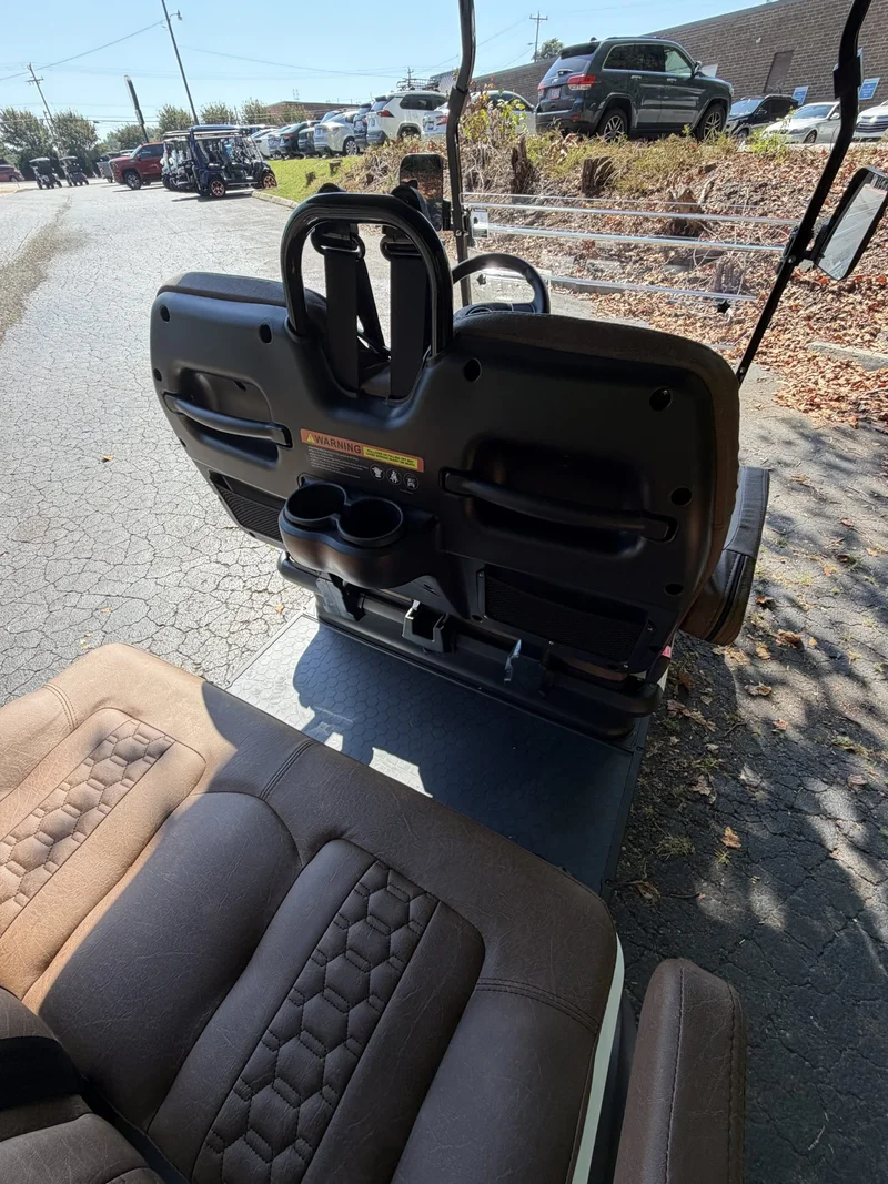 2026 Evolution Ranger 4+ 4+ w/brown seats photo 10