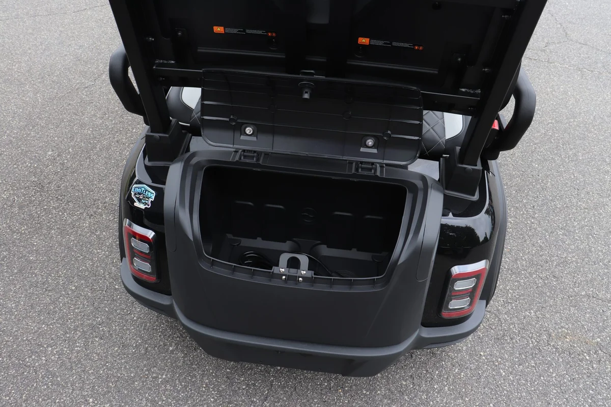2026 ICON I40FX Black photo 7