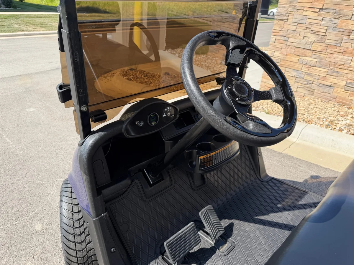 2017 E-Z-GO RXV ELiTE Lithium photo 2