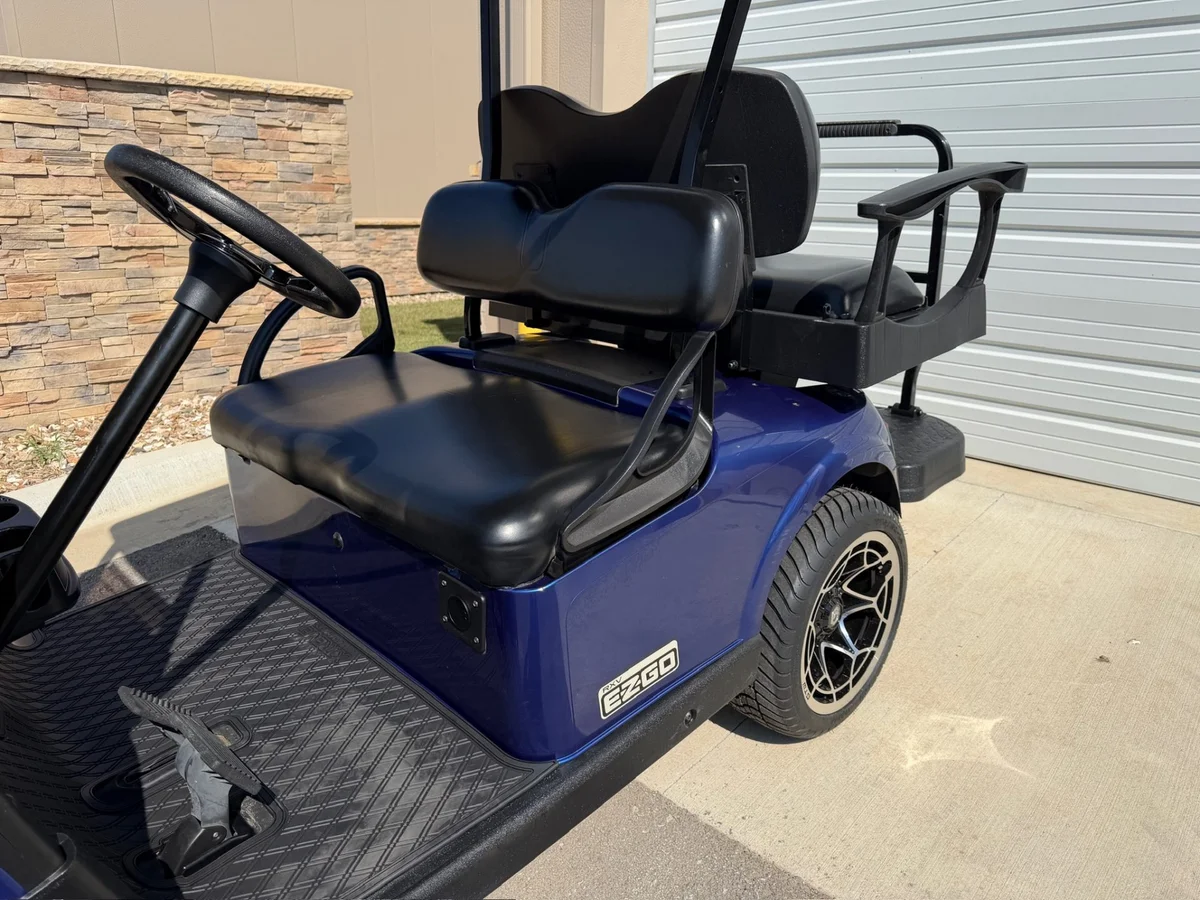 2017 E-Z-GO RXV ELiTE Lithium photo 4