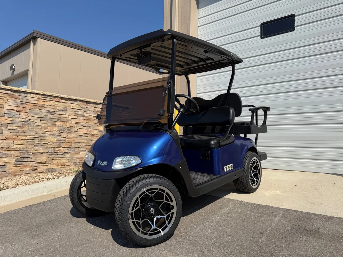 2017 E-Z-GO RXV ELiTE Lithium photo 1