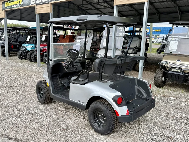 2026 E-Z-GO Valor photo 2