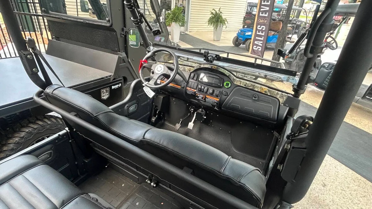 2026 HuntVe Electric Crew 4x4 Lithium EPS 15.3 kW Electric photo 2