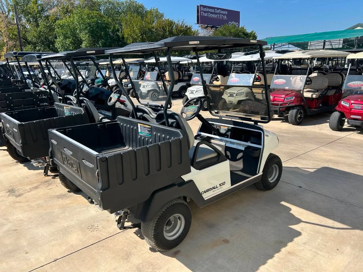 2023 Club Car Carryall photo 3