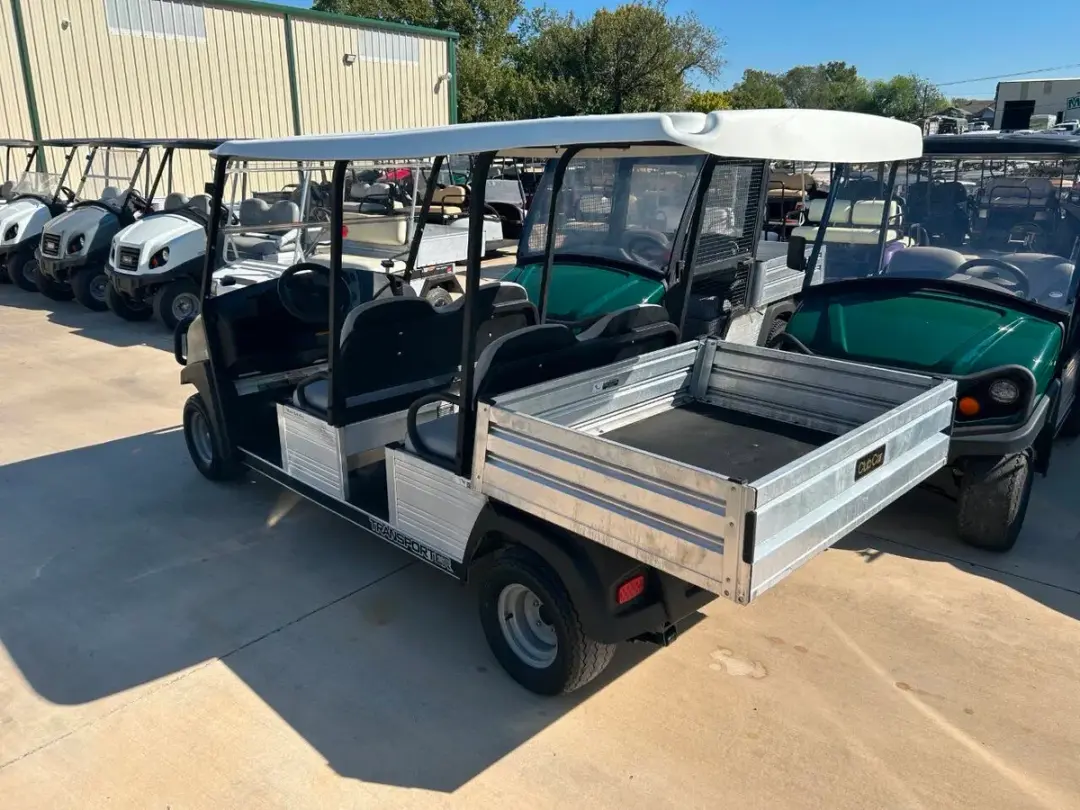 2017 Club Car Carryall Transporter Electric FLA 4 Passenger photo 2