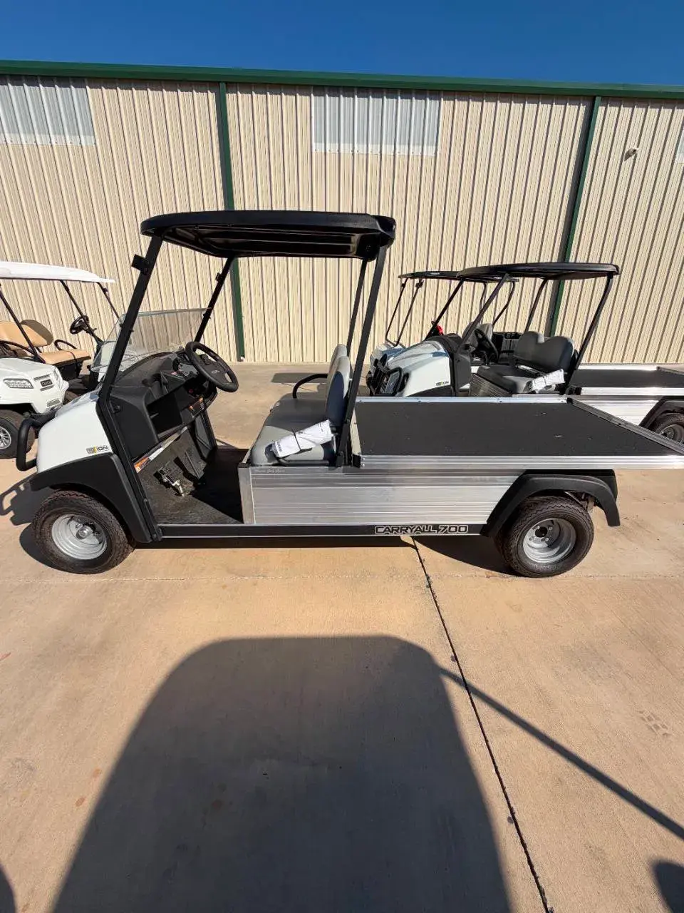 2027 Club Car Carryall Flat Bed photo 2