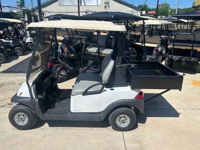 2018 Club Car Utility Golf Car EFI Gas photo 2