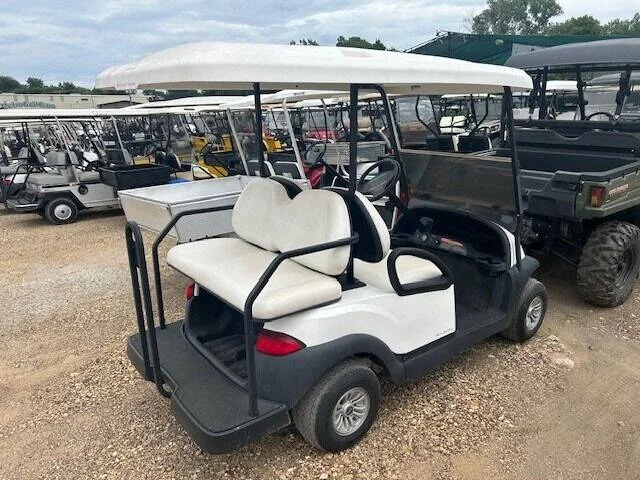 2019 Club Car Villager 4 photo 2