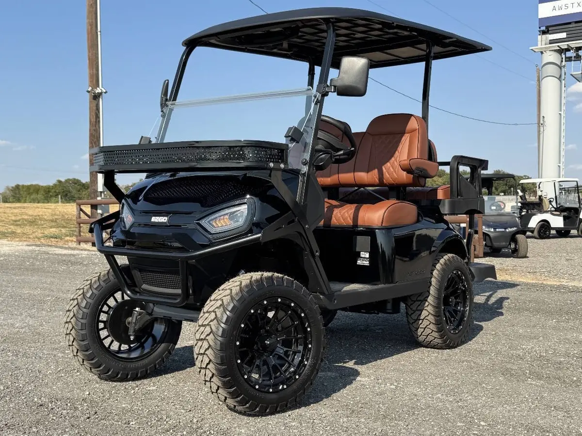 2026 E-Z-GO Express Summit X EFI GAS photo 7