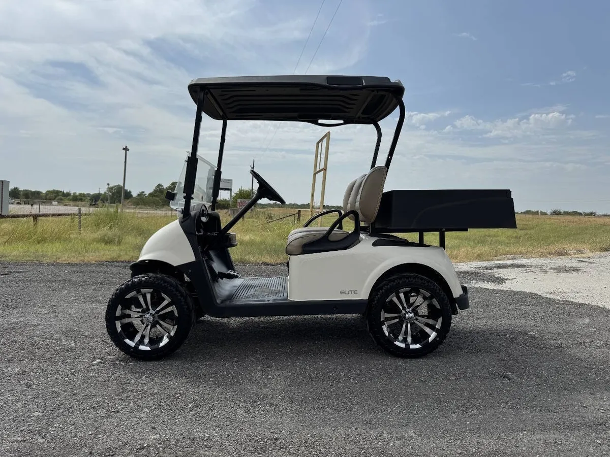 2023 E-Z-GO RXV ELiTE Lithium photo 3