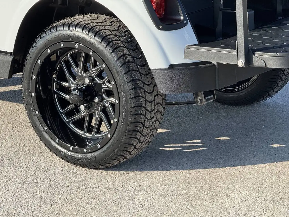 2021 E-Z-GO RXV ELiTE Lithium photo 5