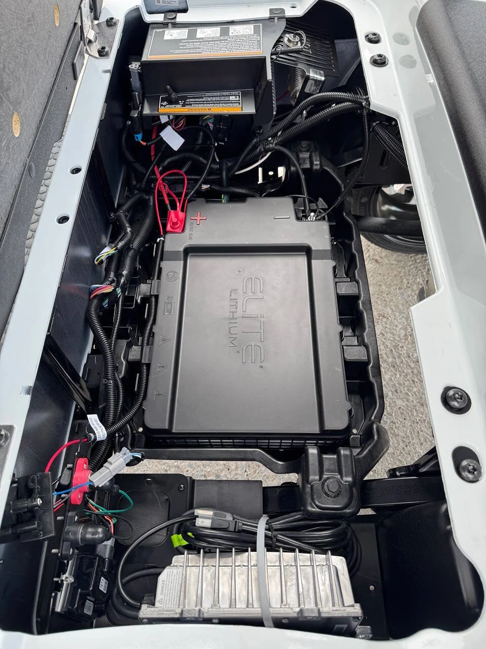 2026 E-Z-GO RXV ELiTE Lithium photo 18