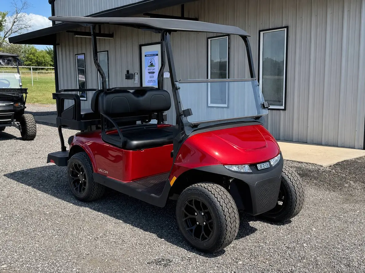 2027 E-Z-GO RXV RXV VALOR 4 S+ Kawasaki EFI GAS photo 3