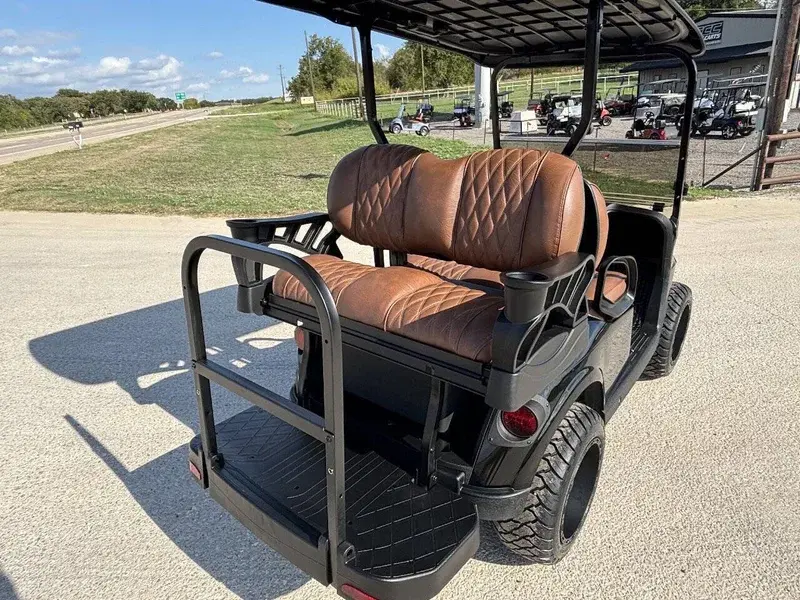 2024 E-Z-GO RXV ELiTE Lithium photo 6