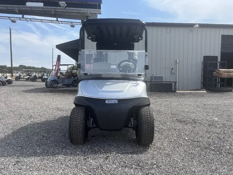 2024 E-Z-GO RXV photo 8
