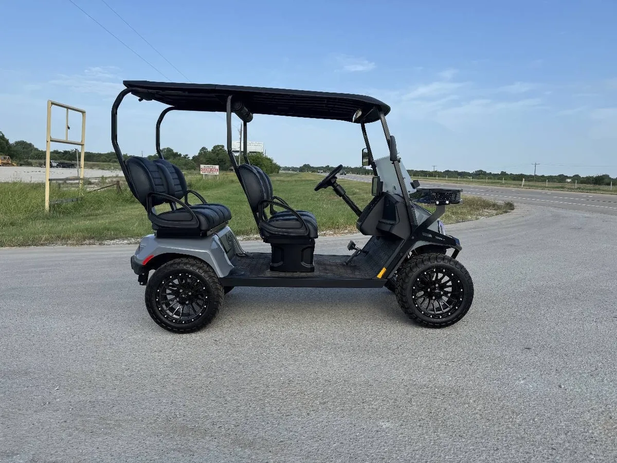 2026 E-Z-GO Liberty ELiTE Lithium photo 2
