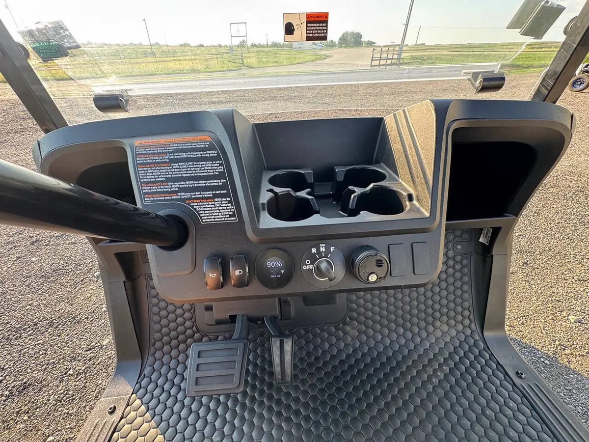 2025 E-Z-GO RXV ELiTE Lithium photo 5