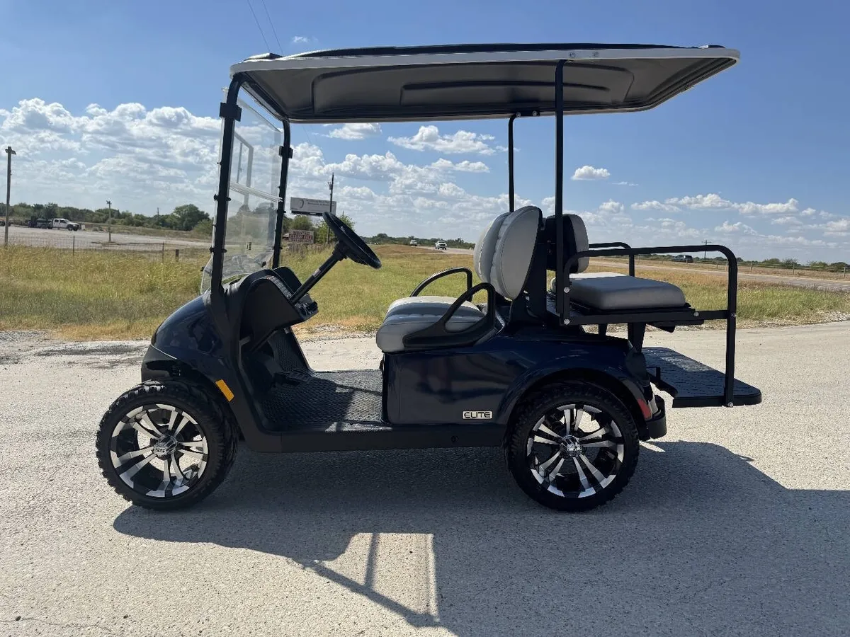 2025 E-Z-GO RXV ELiTE Lithium photo 9