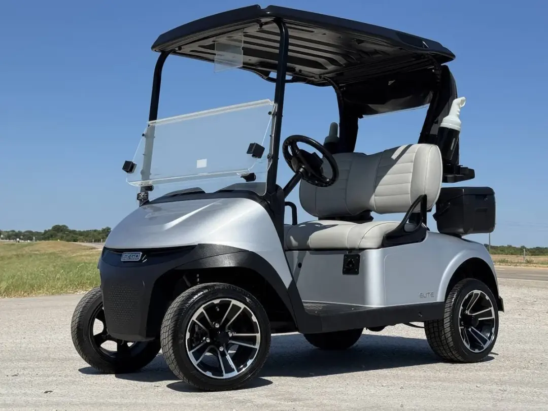 2024 E-Z-GO RXV ELiTE Lithium photo 1