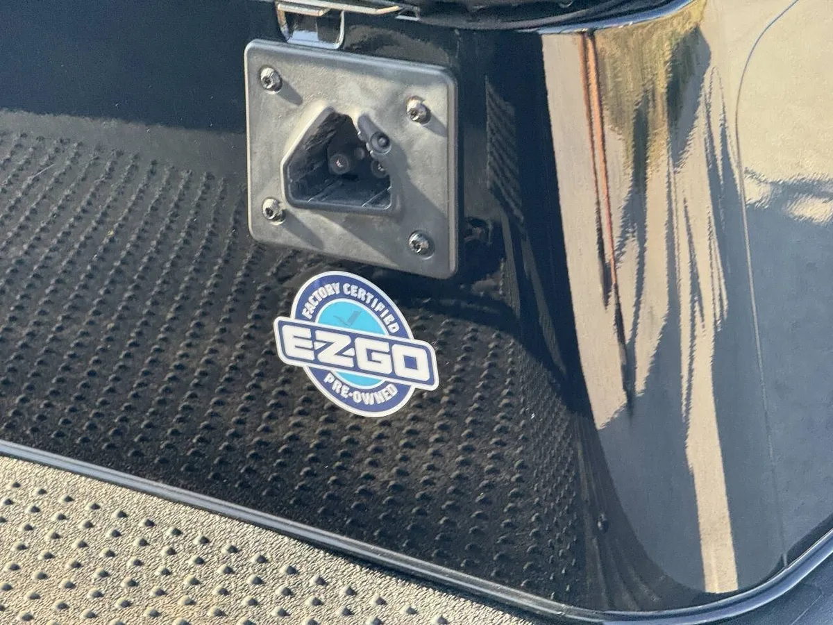 2021 E-Z-GO RXV ELiTE Lithium photo 2