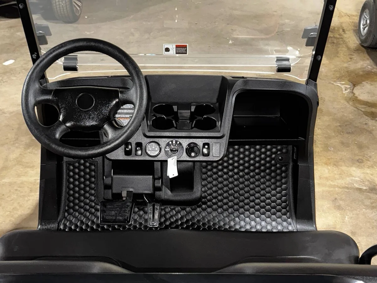 2025 E-Z-GO RXV ELiTE Lithium photo 9
