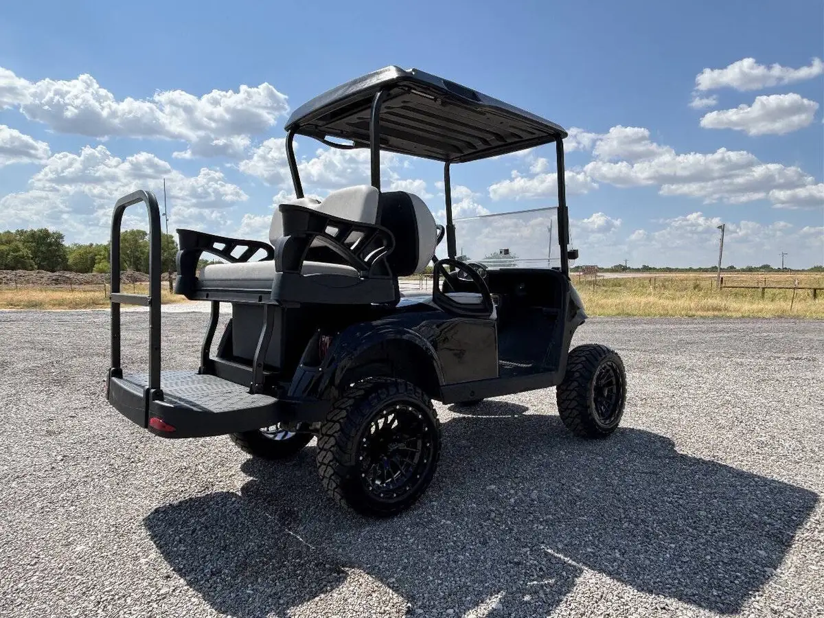 2020 E-Z-GO RXV photo 7