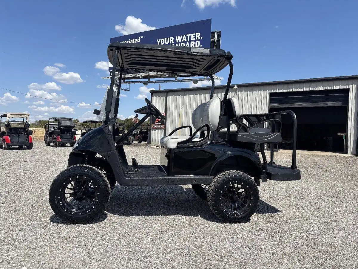 2020 E-Z-GO RXV photo 2