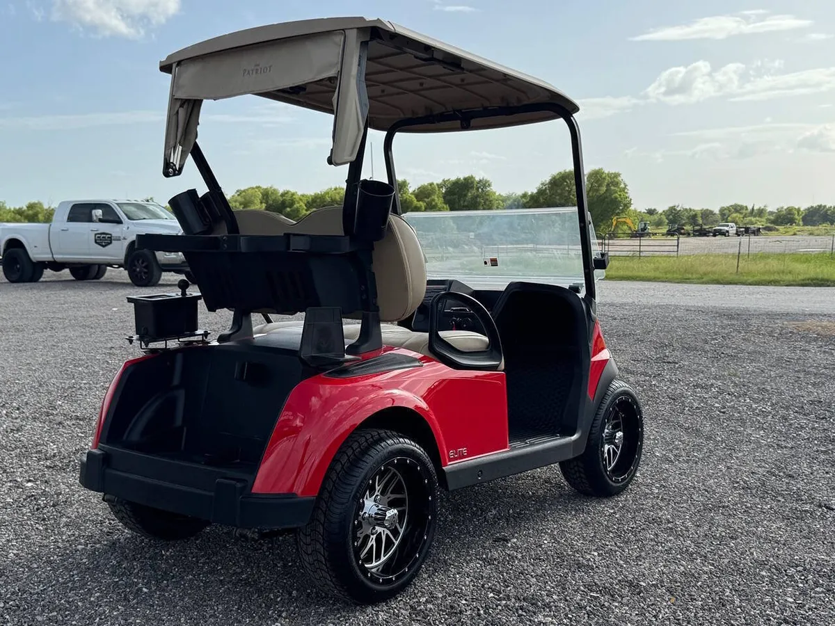2024 E-Z-GO RXV ELiTE Lithium photo 5