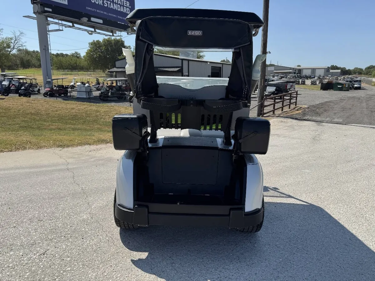 2024 E-Z-GO RXV ELiTE Lithium photo 8