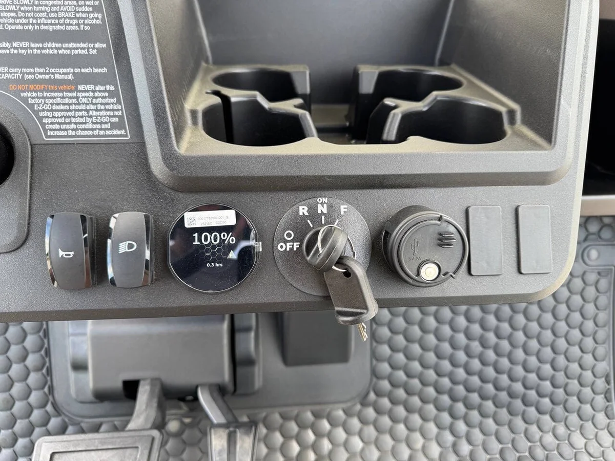 2026 E-Z-GO RXV ELiTE Lithium photo 16