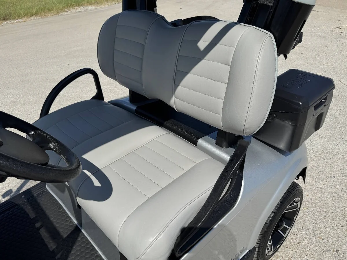 2024 E-Z-GO RXV ELiTE Lithium photo 6