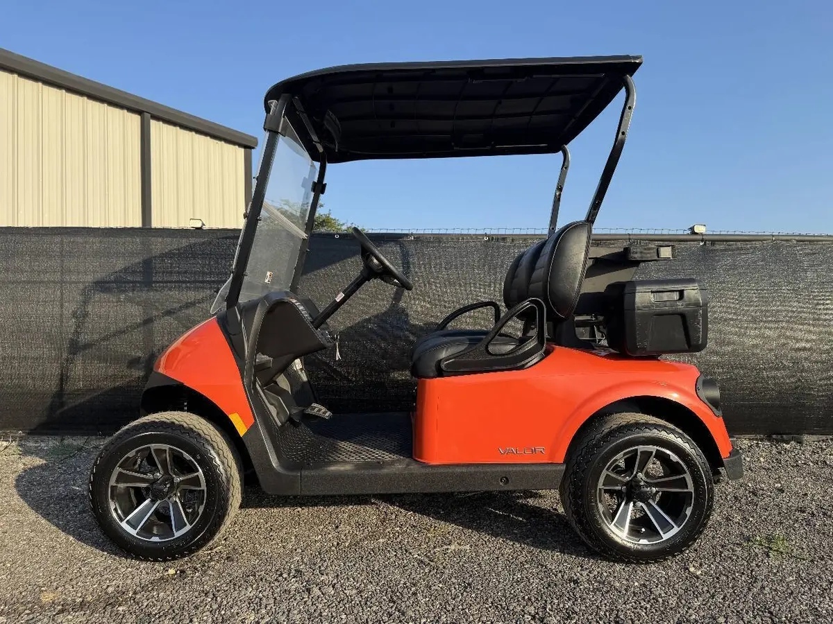 2025 E-Z-GO RXV ELiTE Lithium photo 4